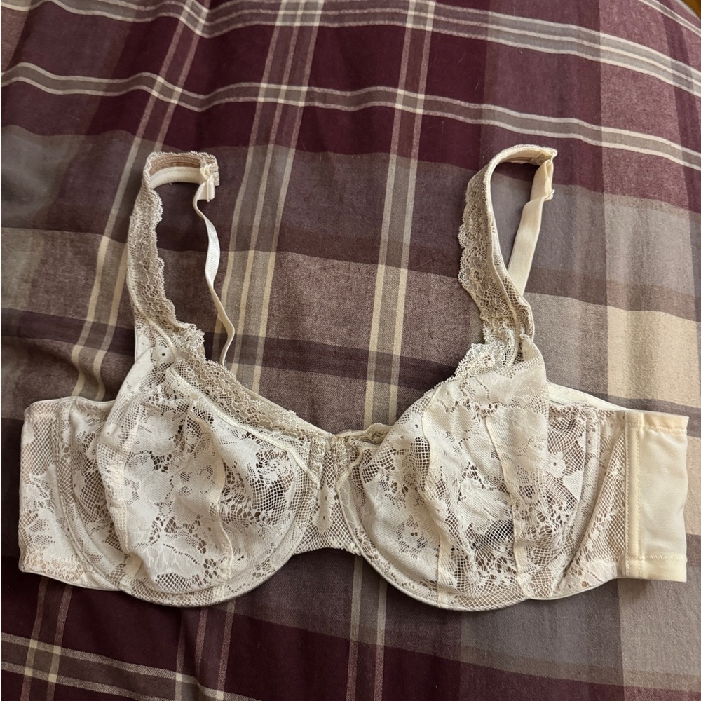 Cacique White Lace Dark Beige Fully Lined Cups Sz 42C Bra - Picture 1 of 9